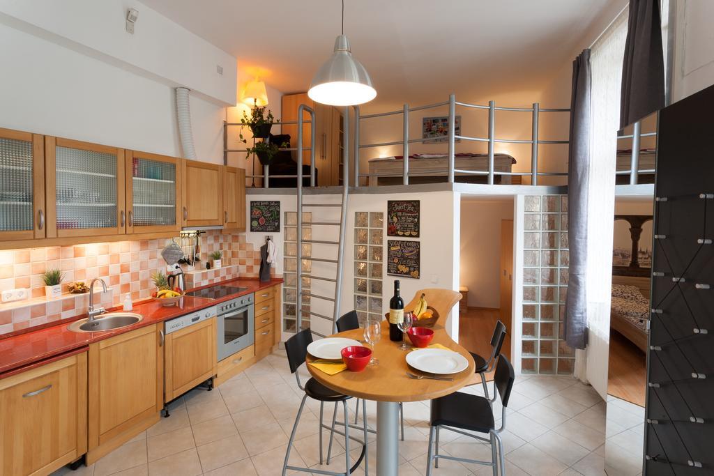 Feel At Home Apartment Budapest Bagian luar foto