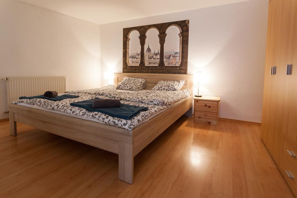 Feel At Home Apartment Budapest Bagian luar foto